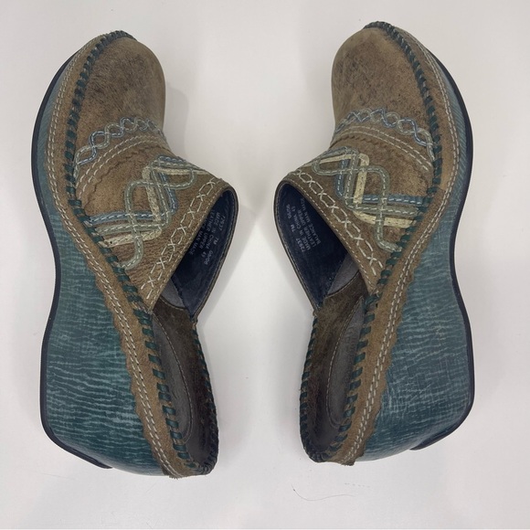 Clark’s Artisan Women’s 7 Brown Green Leather Western Stitched Comfort Clogs - Picture 1 of 14